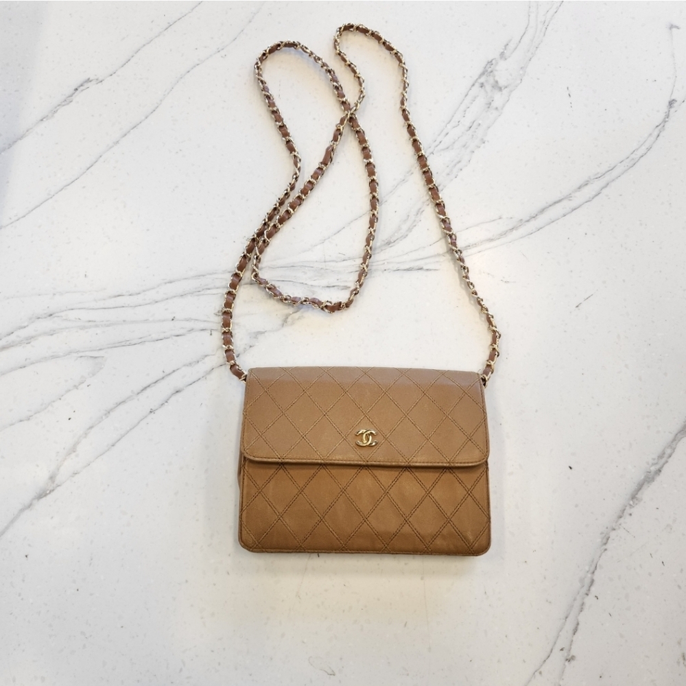 Authentic Chanel Vintage Stitch Flap Clutch